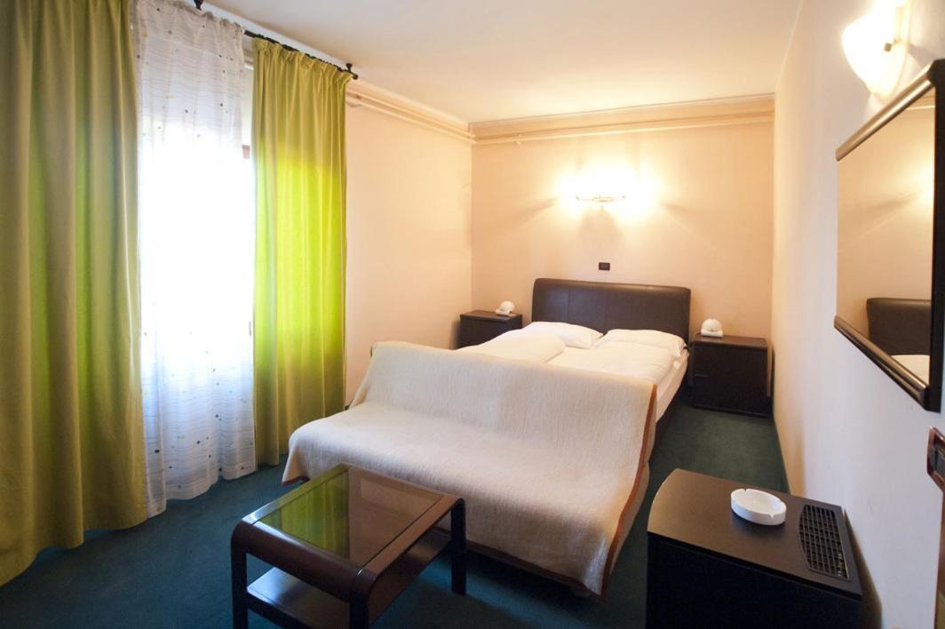 Hotel Zephyr - Plovanija Бує Номер фото
